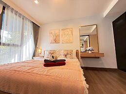 The Deck Patong Phuket by Mickey