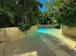 Luxury Studio Private pool IIK C409SF