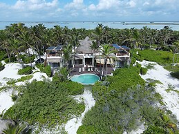 Villa 5br Beachfront TULUM -Sian Kaan