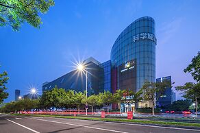 Trendy Romantic Hotel International Guangzhou Baoneng Performing Arts 