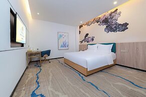 Trendy Romantic Hotel International Guangzhou Baoneng Performing Arts 