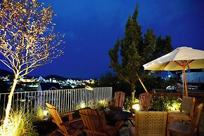 La Yen Retreat