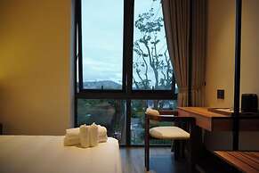 La Yen Retreat