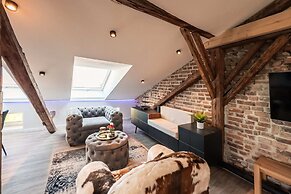 CREST - Riverside Lofts & Studios