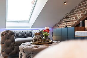 CREST - Riverside Lofts & Studios