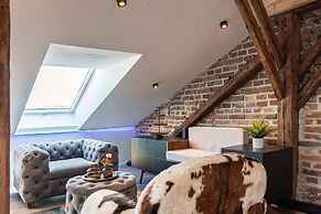 CREST - Riverside Lofts & Studios