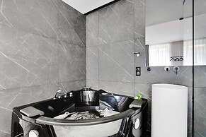 Superb Suite With AC Beaubourg Le Marais