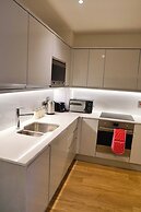 1 Bed Apartment- Sleeps 2, Parking, Pets Allowed