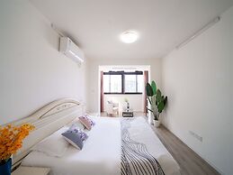 Book and Bed-Lujiabang
