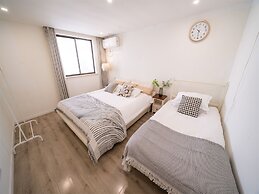 Book and Bed-Lujiabang