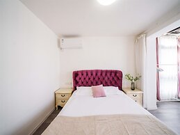 Book and Bed-Lujiabang