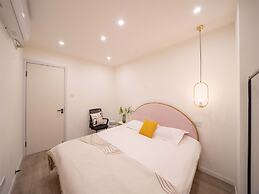 Book and Bed-Lujiabang