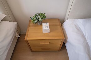 Book and Bed-Lujiabang