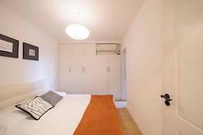 Book and Bed-Lujiabang