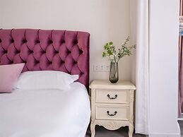 Book and Bed-Lujiabang