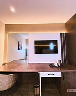 Saint Tropez Hotel and Suites