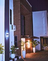 Saint Tropez Hotel and Suites