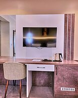 Saint Tropez Hotel and Suites