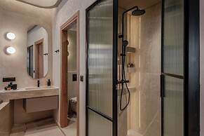 Amara Luxury Suites With Private Hot Tub