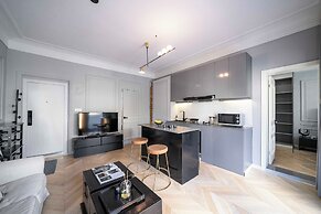 Book and Bed-Jingan Temple