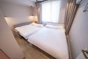 Book and Bed-Jingan Temple