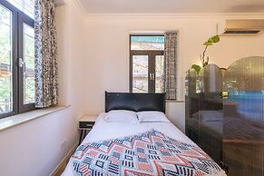 Book and Bed-Jingan Temple