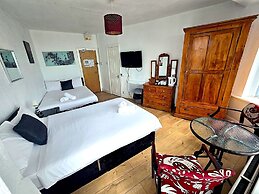Burlington West Hotel