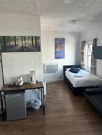Burlington West Hotel