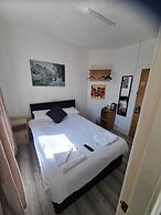 Burlington West Hotel