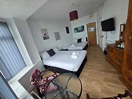 Burlington West Hotel