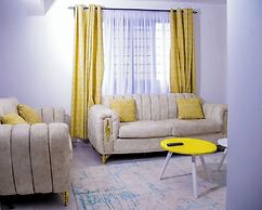 Lux Suites The Urbanite Apartments