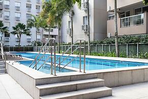 Apto c Piscina e Quadras no Recreio