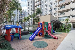 Apto c Piscina e Quadras no Recreio