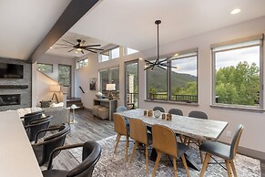 184 Caravelle Drive