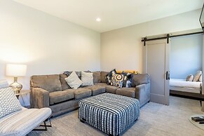 184 Caravelle Drive