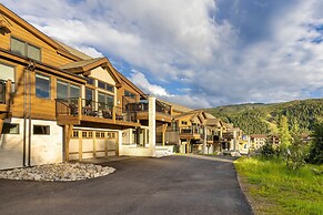 184 Caravelle Drive