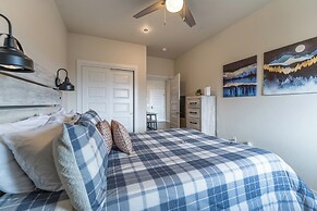Sail Lofts #303