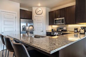 Sail Lofts #303
