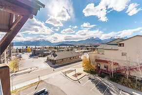 Sail Lofts #303