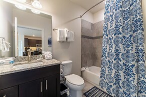 Sail Lofts #303