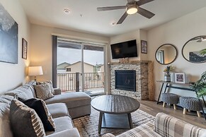 Sail Lofts #303