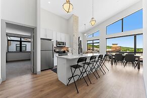 Skywalk Flats #305e : 2