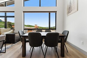 Skywalk Flats #305e : 2