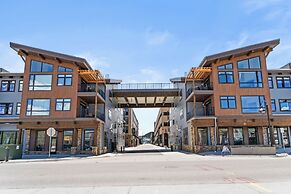 Skywalk Flats #305e : 2