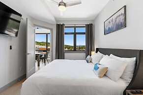 Skywalk Flats #305e : 2