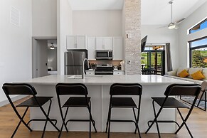 Skywalk Flats #305e : 2