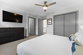 Skywalk Flats #305e : 2
