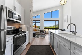 Skywalk Flats #305e : 2