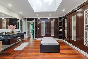 Famous Baan Bua Luxury Estate V238