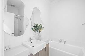 Best Location Armadale Sleeps 6
